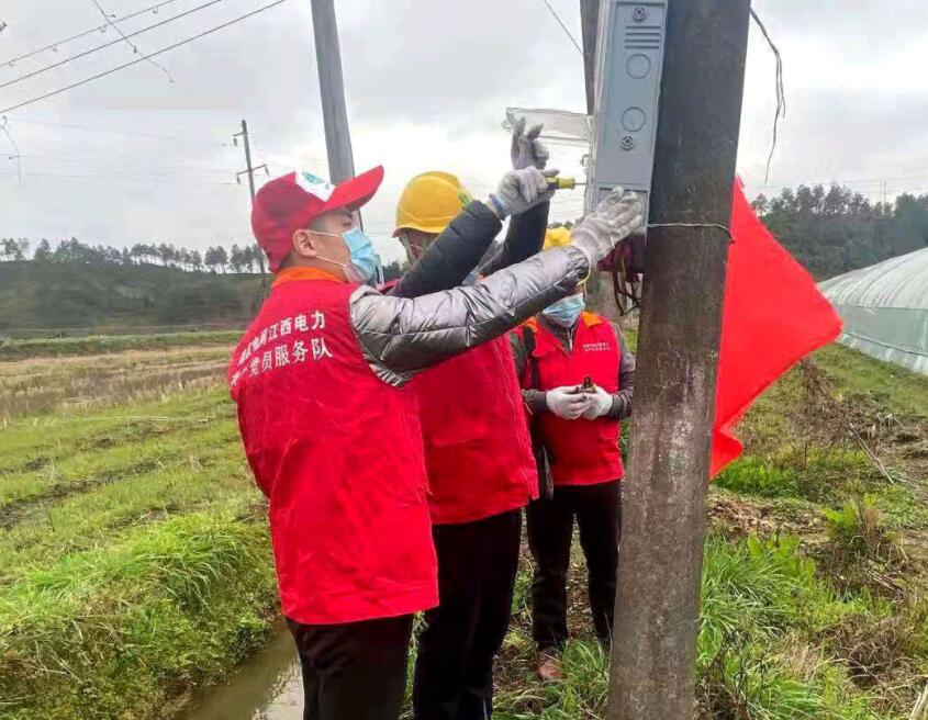 國網(wǎng)江西黎川縣供電公司：學(xué)習(xí)雷鋒好榜樣 供電基地保電忙