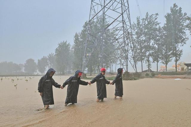 國家電網(wǎng)公司應(yīng)對洪澇災(zāi)害 全力搶險搶修保供電