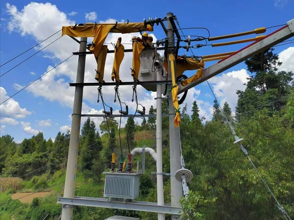 貴州石阡供電局大力推進低電壓、重過載專項治理，提升電力供應穩(wěn)定性