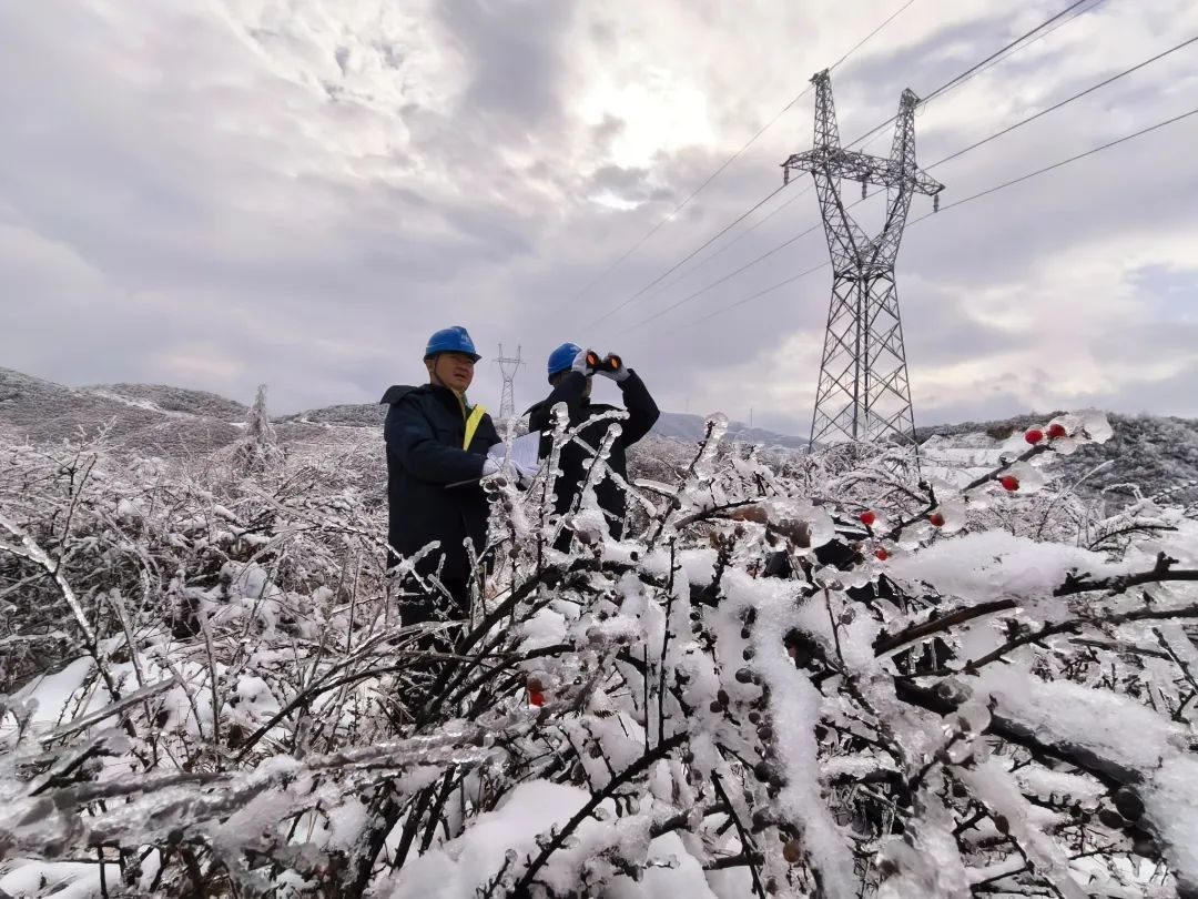 南方電網(wǎng)科技抗冰 讓冰雪“看得見、除得掉、防得住”