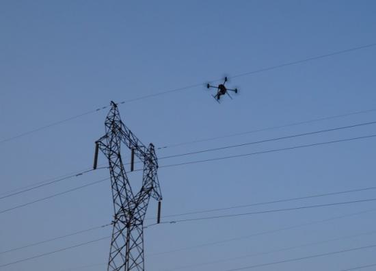 實(shí)現(xiàn)電力智能巡檢、帶電水沖洗、架空輸電線路無人機(jī)巡檢