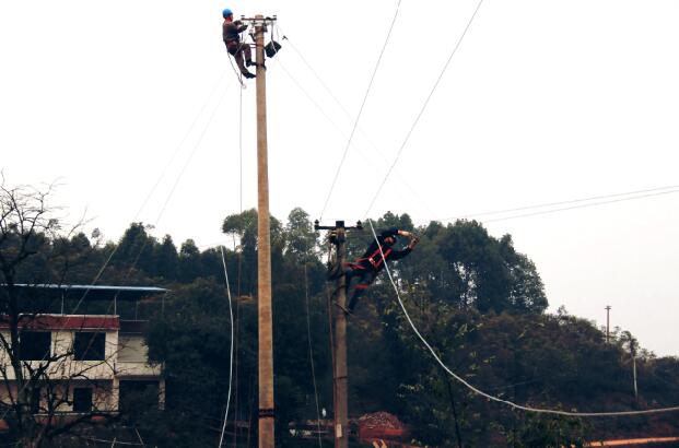 四川宜賓供電全力推進(jìn)新機(jī)場(chǎng)“快速通道”電力遷改工程